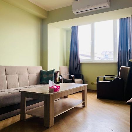 Cozy Apartment Near Republic Square エレバン エクステリア 写真