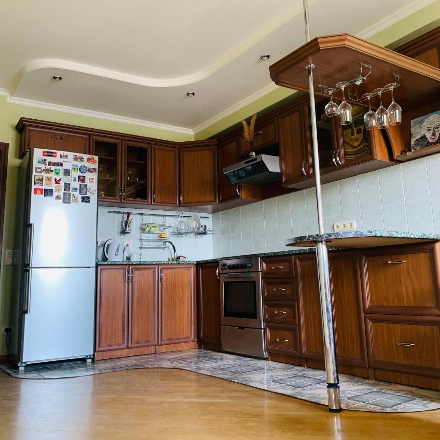 Cozy Apartment Near Republic Square エレバン エクステリア 写真